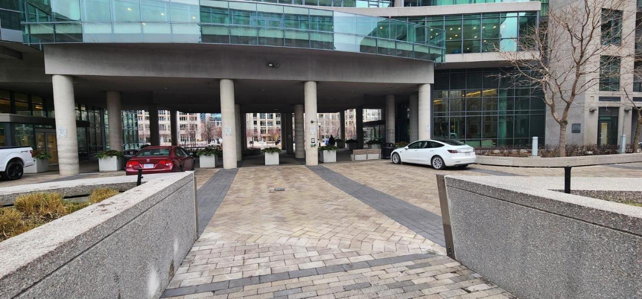 Lakefront Living Downtown Toronto - Free Parking, Gym, Indoor Pool Exterior photo